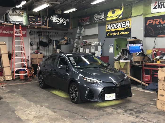 ON THE SPOT CAR AUDIO & WINDOW TINT & ALARM & REMOTE START/ VEHICLE VINYL WRAP 0