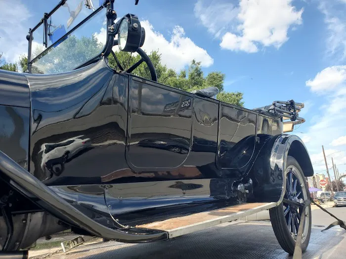 Derkas Auto Body & Glass 1