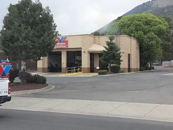 Valvoline Instant Oil Change 4