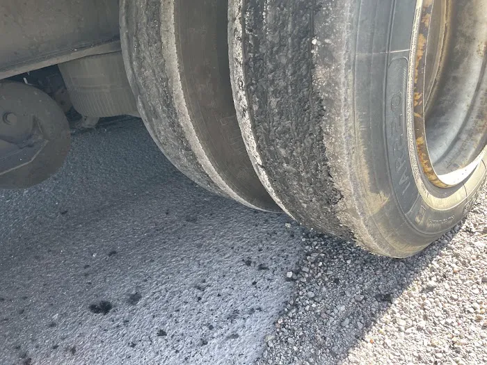 Benny's Tires and Roadside Repair 3
