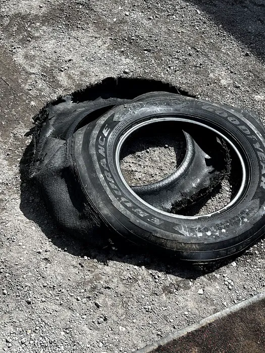 Benny's Tires and Roadside Repair 6