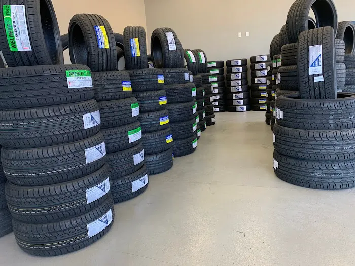 Llantera Tire Xpress 9