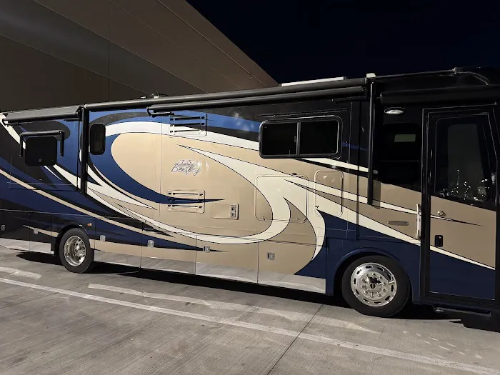 24/7 MotorCoach 8