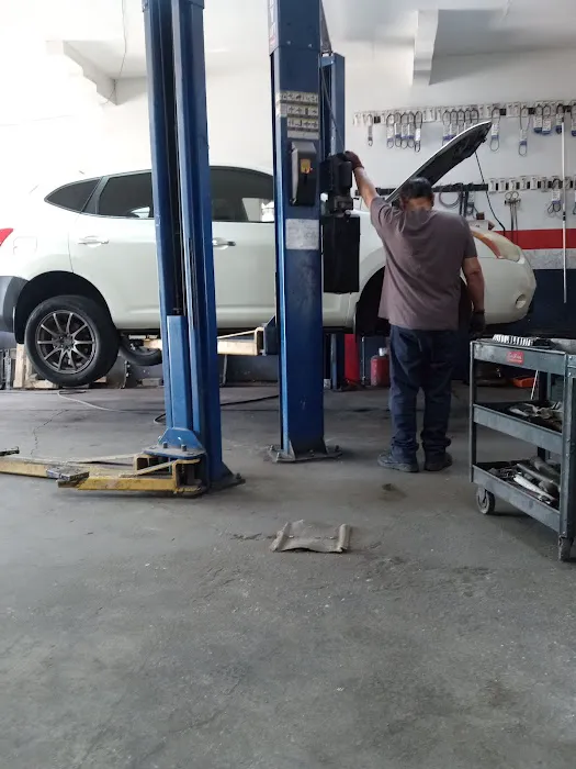 Latino's Auto Services 1