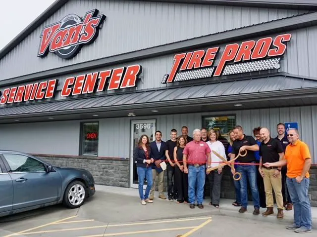 Van's Auto Service & Tire Pros Iberia 4