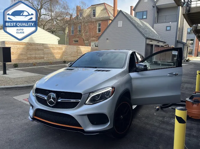 Best Quality Auto Glass 1