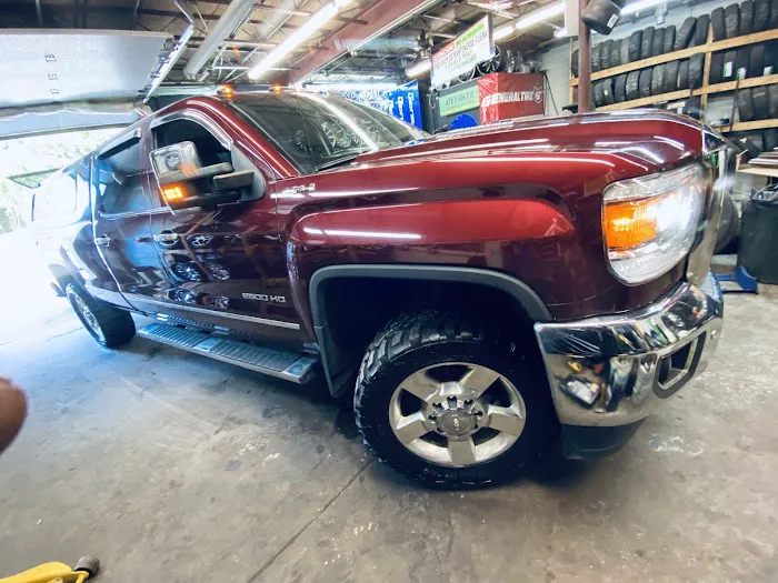 BROTHERS Tire Shop 5