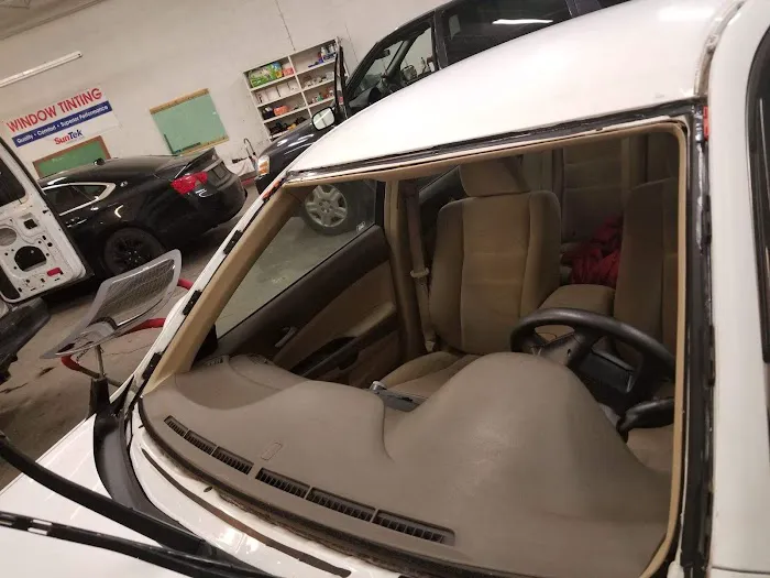 Auto Glass Discounters 8