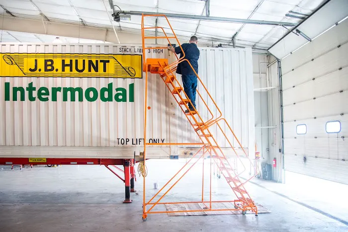 Eastern Truck & Trailer 9