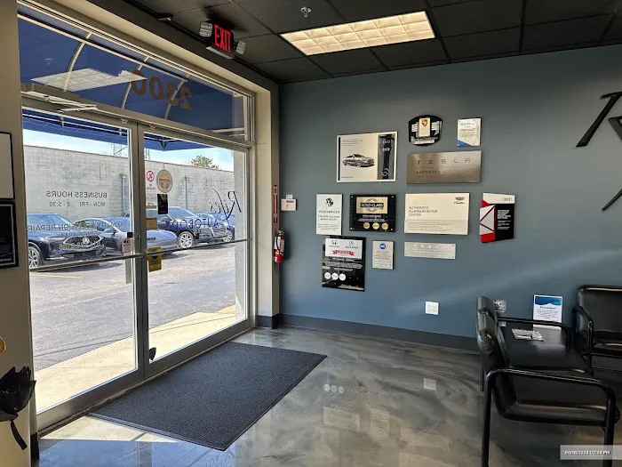 Rife's Auto Body - Grandview 1