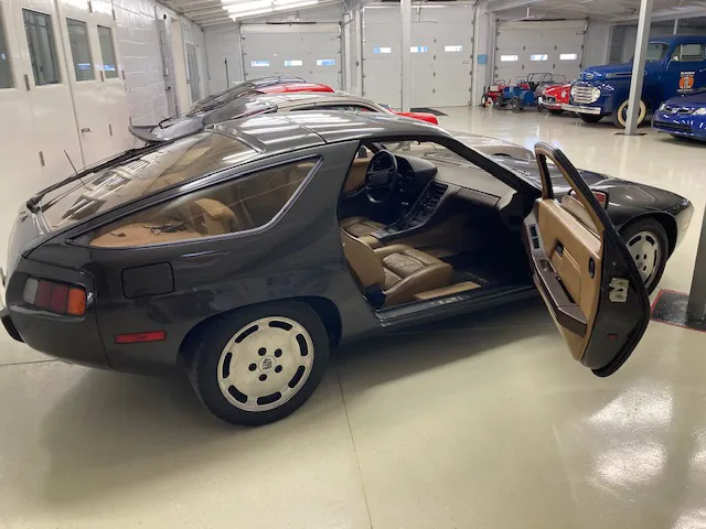 Porsche Columbus Parts Department 0