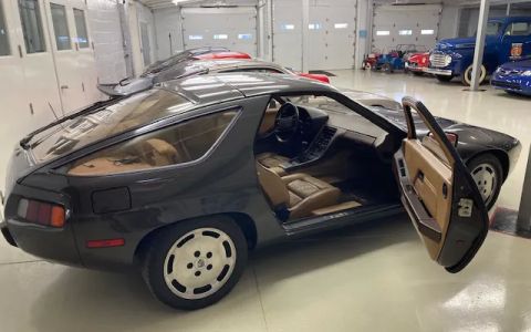 Porsche Columbus Parts Department