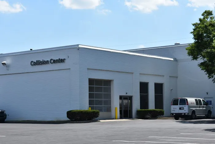 Lindsay Collision Center 0