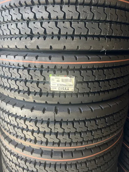Truck tires road service 1
