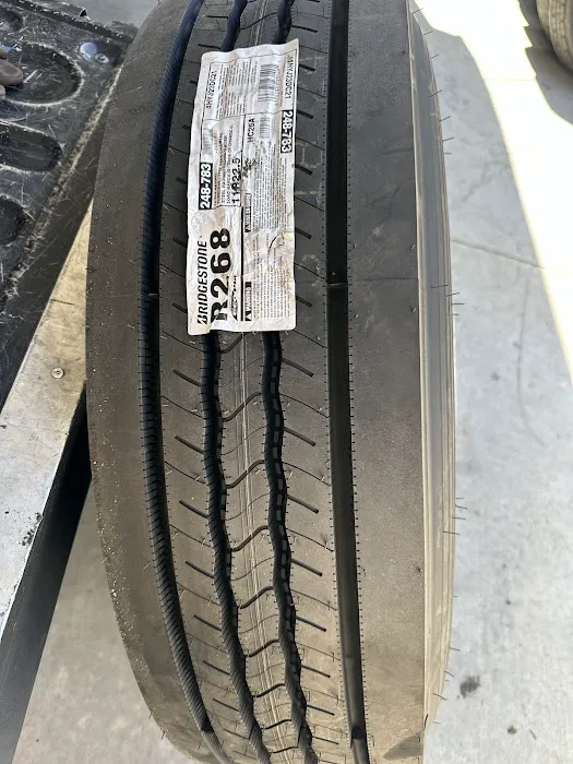 Truck tires road service 4