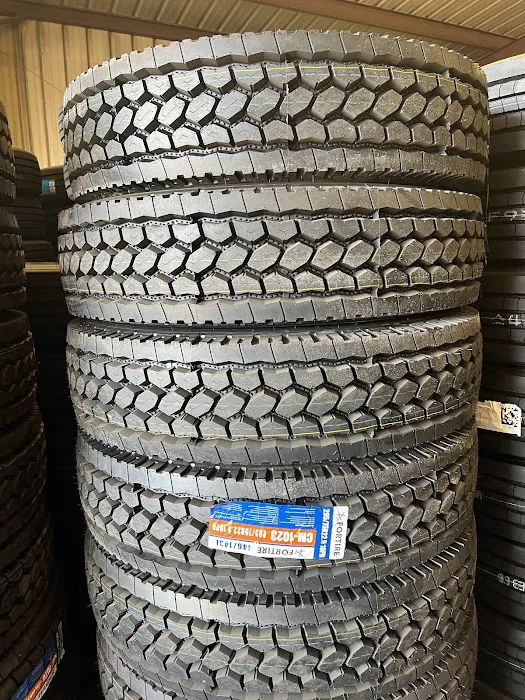 Truck tires road service 8