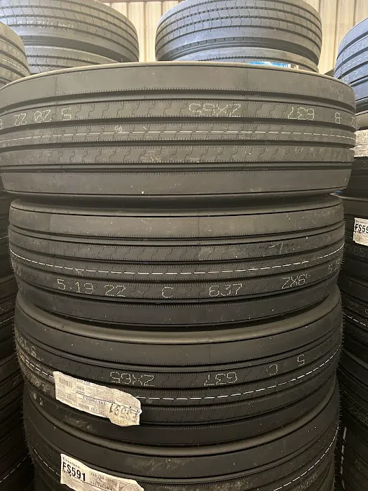 Truck tires road service 2
