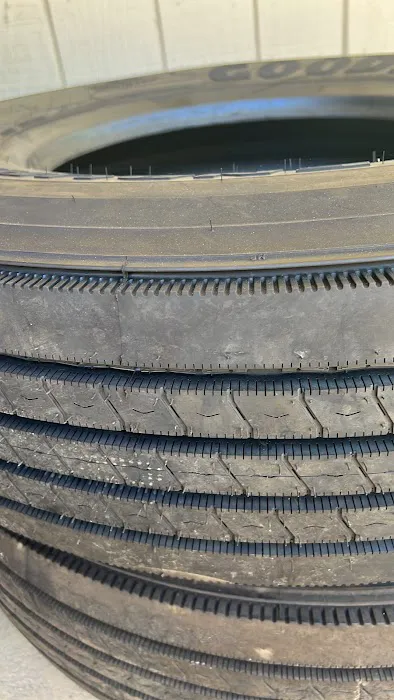 Truck tires road service 6