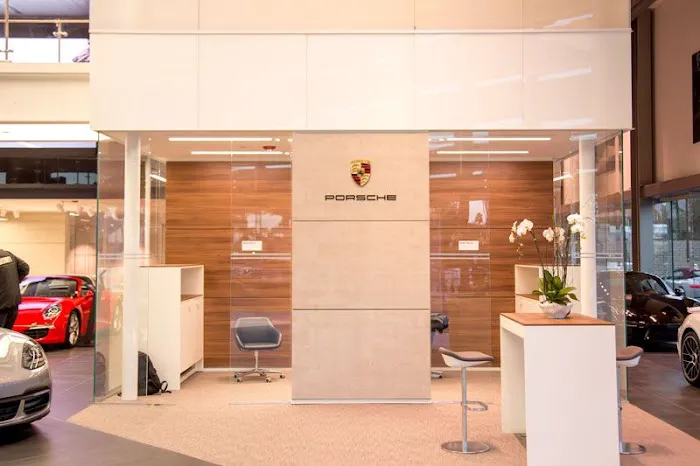 Porsche Palm Springs Service Center 6