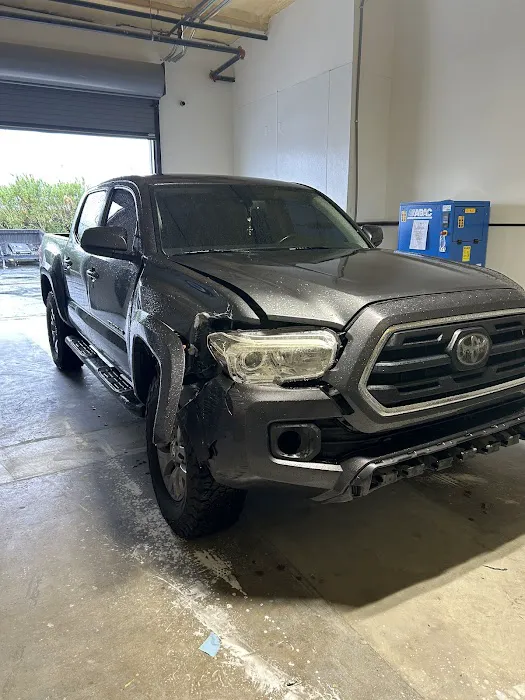 Willy's Auto Body and Paint 4