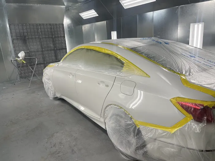 Willy's Auto Body and Paint 2