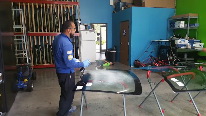 Alfredo’s Auto Glass 4