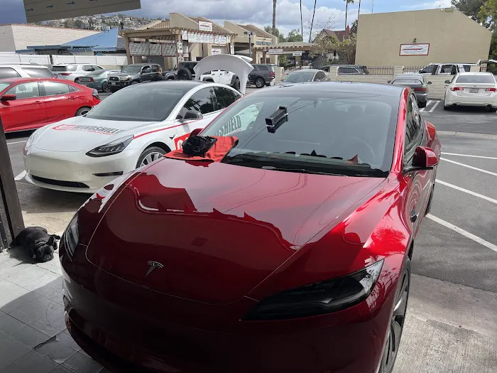 911 Windshield Repair & Replacement 0