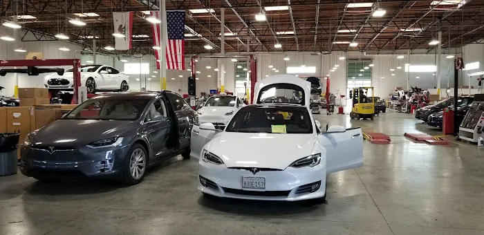 Tesla Service Center 0