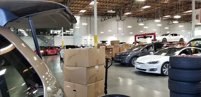 Tesla Service Center 2