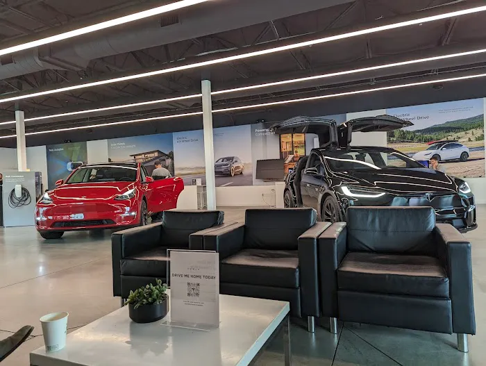 Tesla Service Center 5