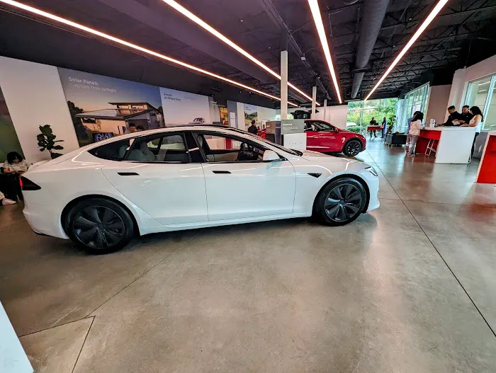 Tesla Service Center 7