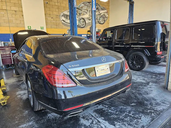 A&M Motors Mercedes Benz 1