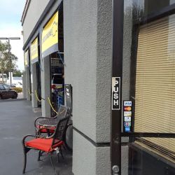 Meineke Car Care Center ico