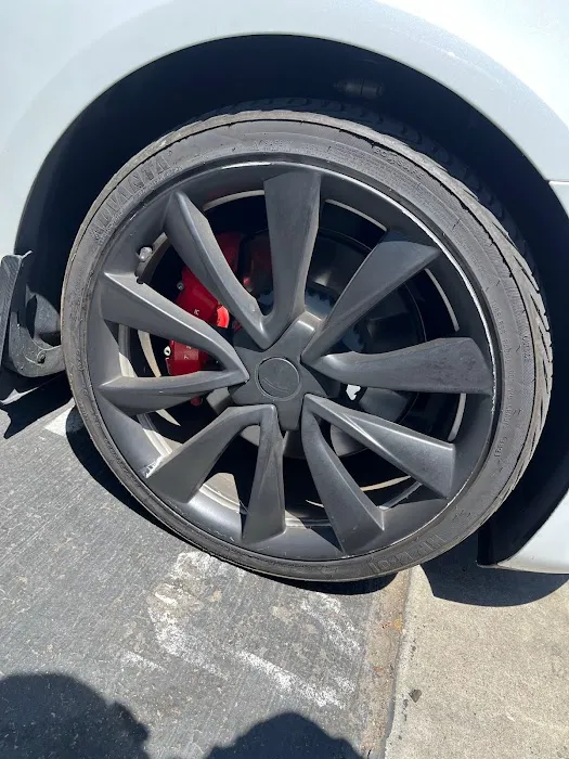Buddy's Automotive and Tires 6
