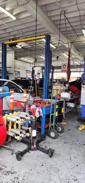 Secor's Automotive 8