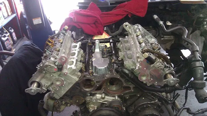Secor's Automotive 6