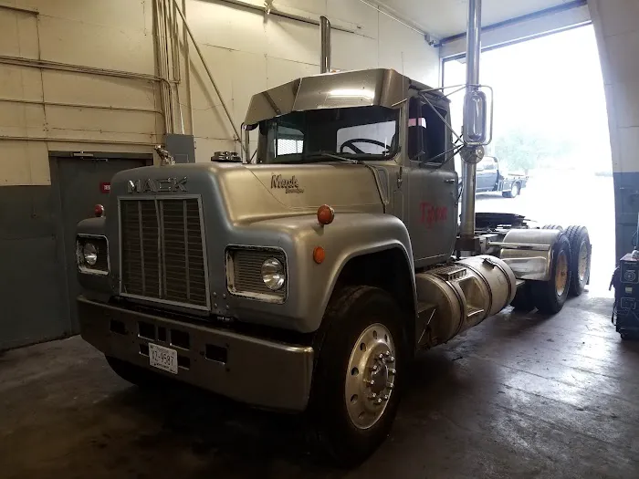 L & W Truck Repair 2