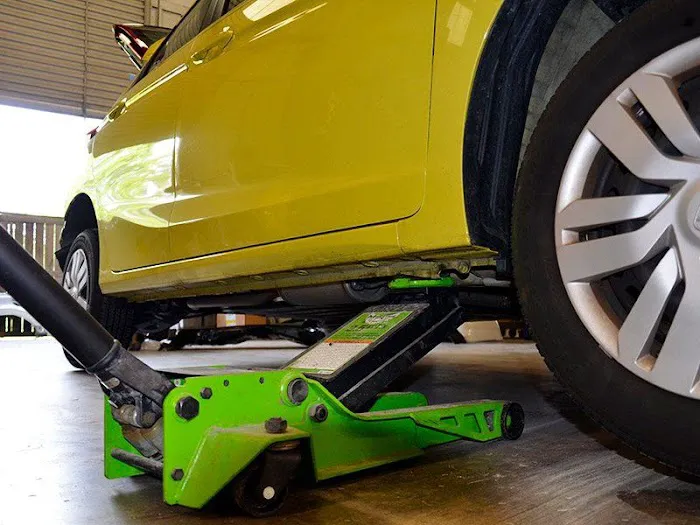 Joe Hudson's Collision Center 8