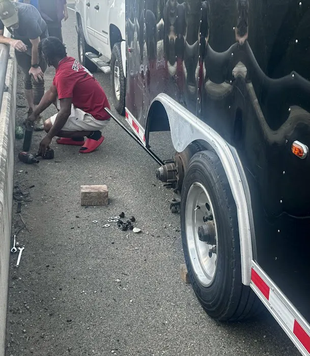 Ronnie & Sons Auto & Tire Pit Stop 1