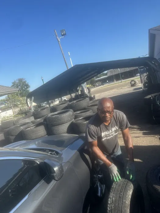 Ronnie & Sons Auto & Tire Pit Stop 2