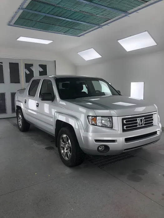 Holcomb's Body Shop 3