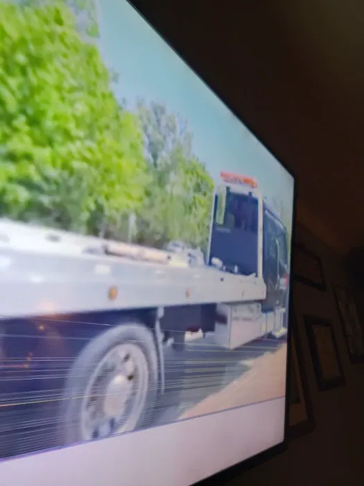 Larry's Body Shop & Wrecker 0