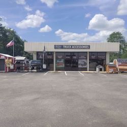 Leonard Truck Outfitters ico