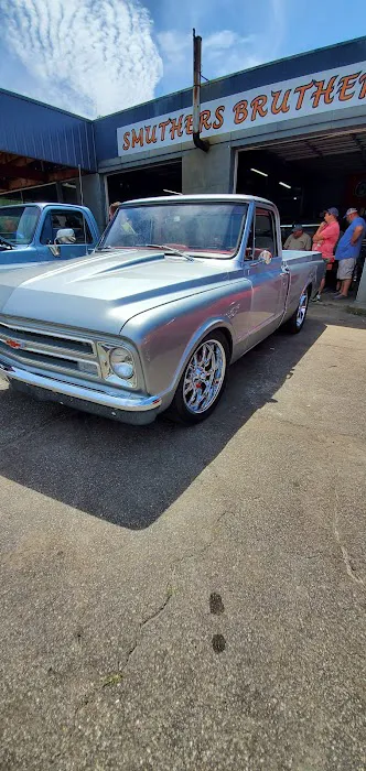 Smuthers Bruthers Rods & Restoration 1