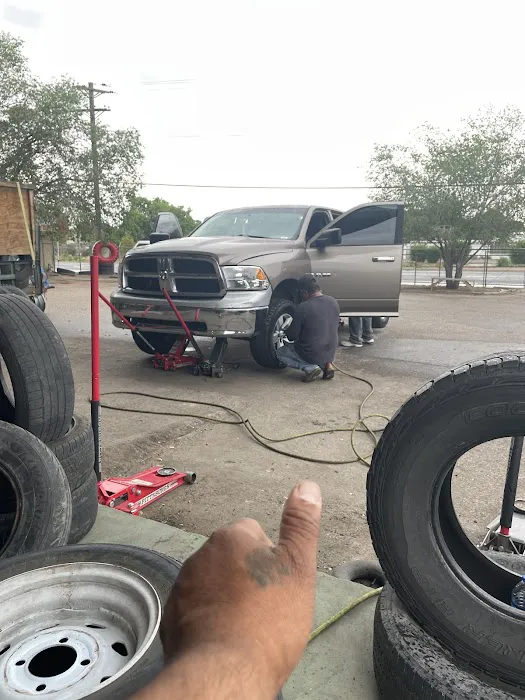 Menos Tire Shop 7