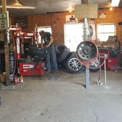 Bargain Barn Tire Shop ico