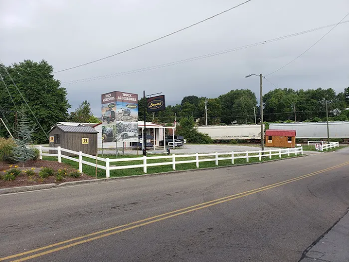 Leonard Truck Outfitters 8