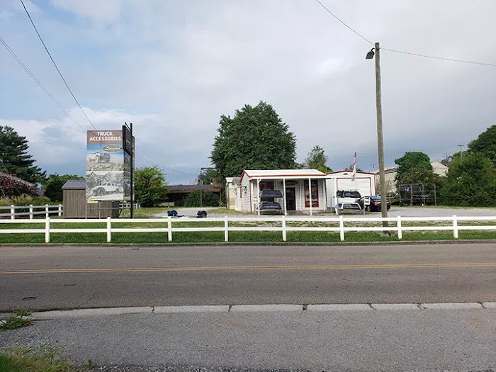 Leonard Truck Outfitters 7