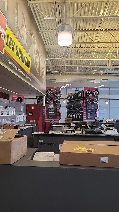 Les Schwab Tire Center 3