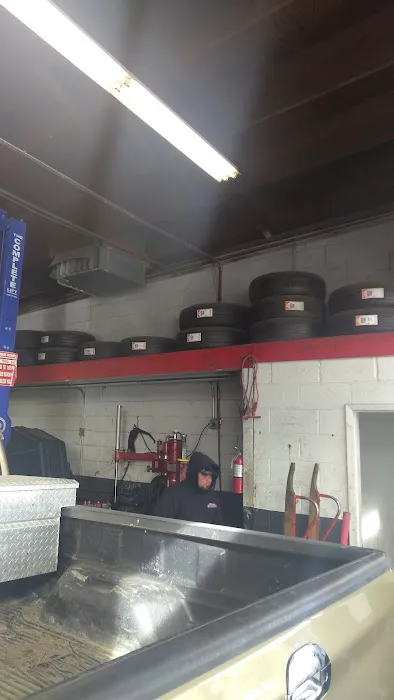 Camacho Tires 8